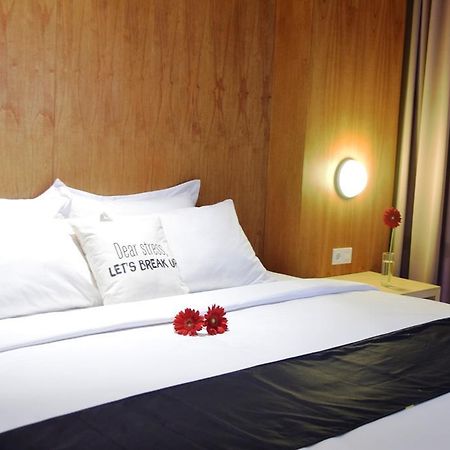 Ekon Hotel ジョグジャカルタ エクステリア 写真