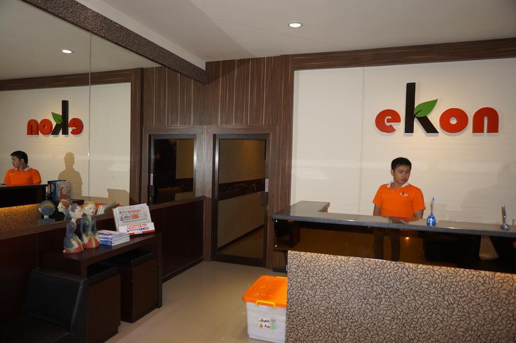 Ekon Hotel ジョグジャカルタ エクステリア 写真